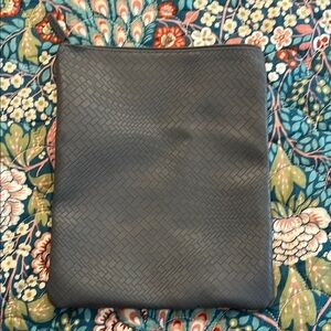 Cole Haan with American Airlines Two toned medium amenity kit